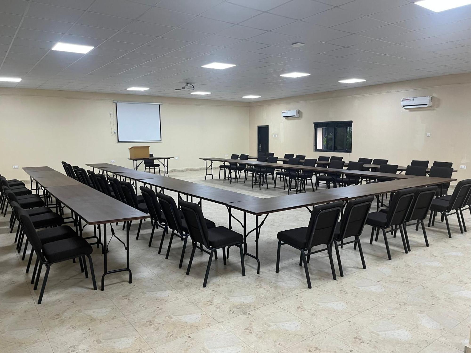Adis Hotels Prime Ibadan Bagian luar foto