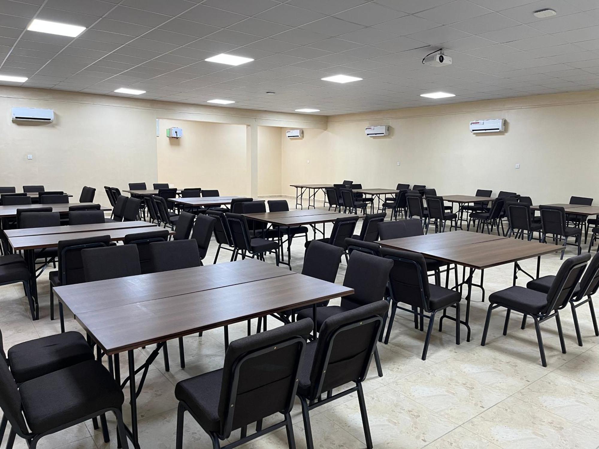 Adis Hotels Prime Ibadan Bagian luar foto