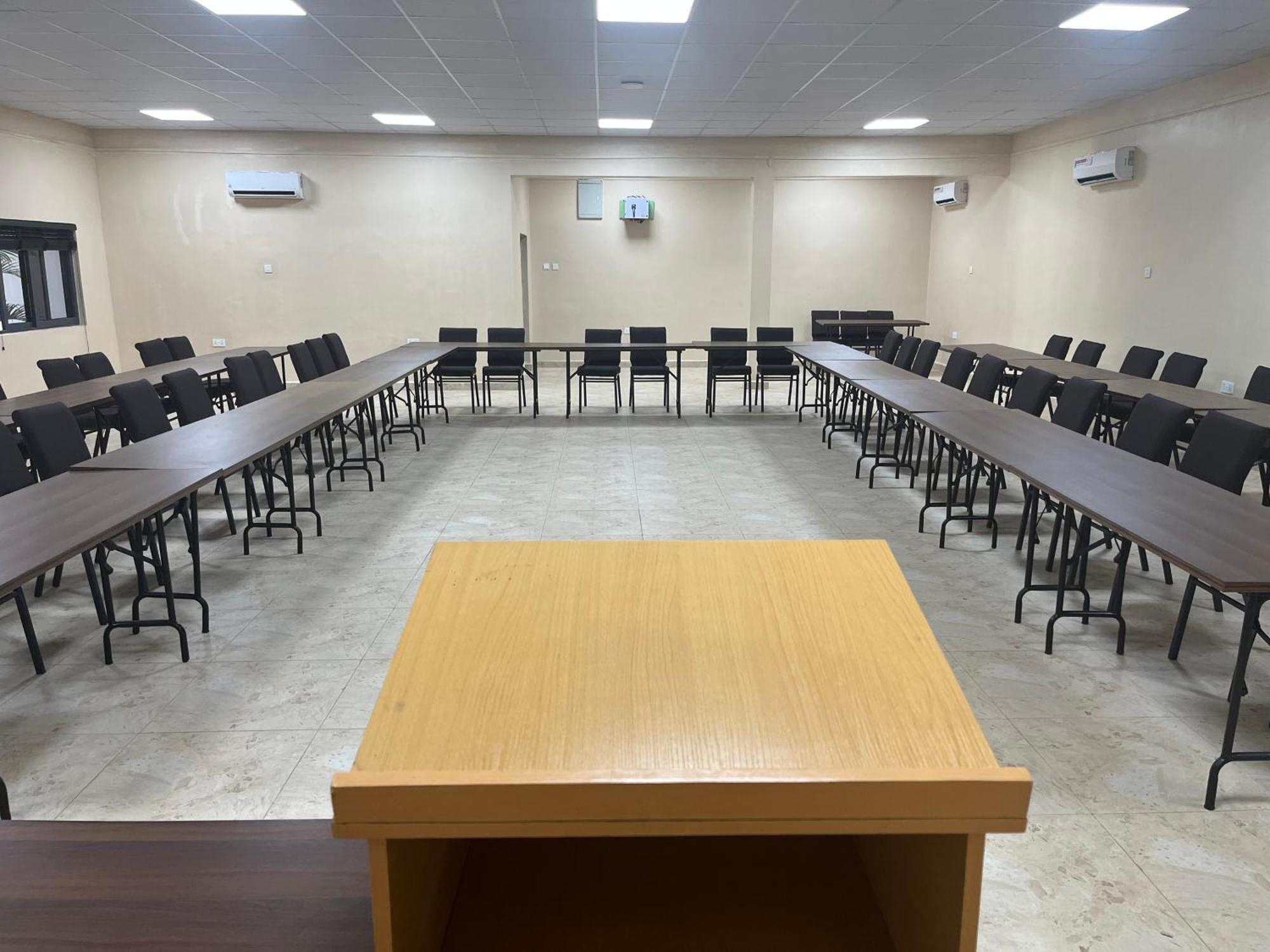 Adis Hotels Prime Ibadan Bagian luar foto