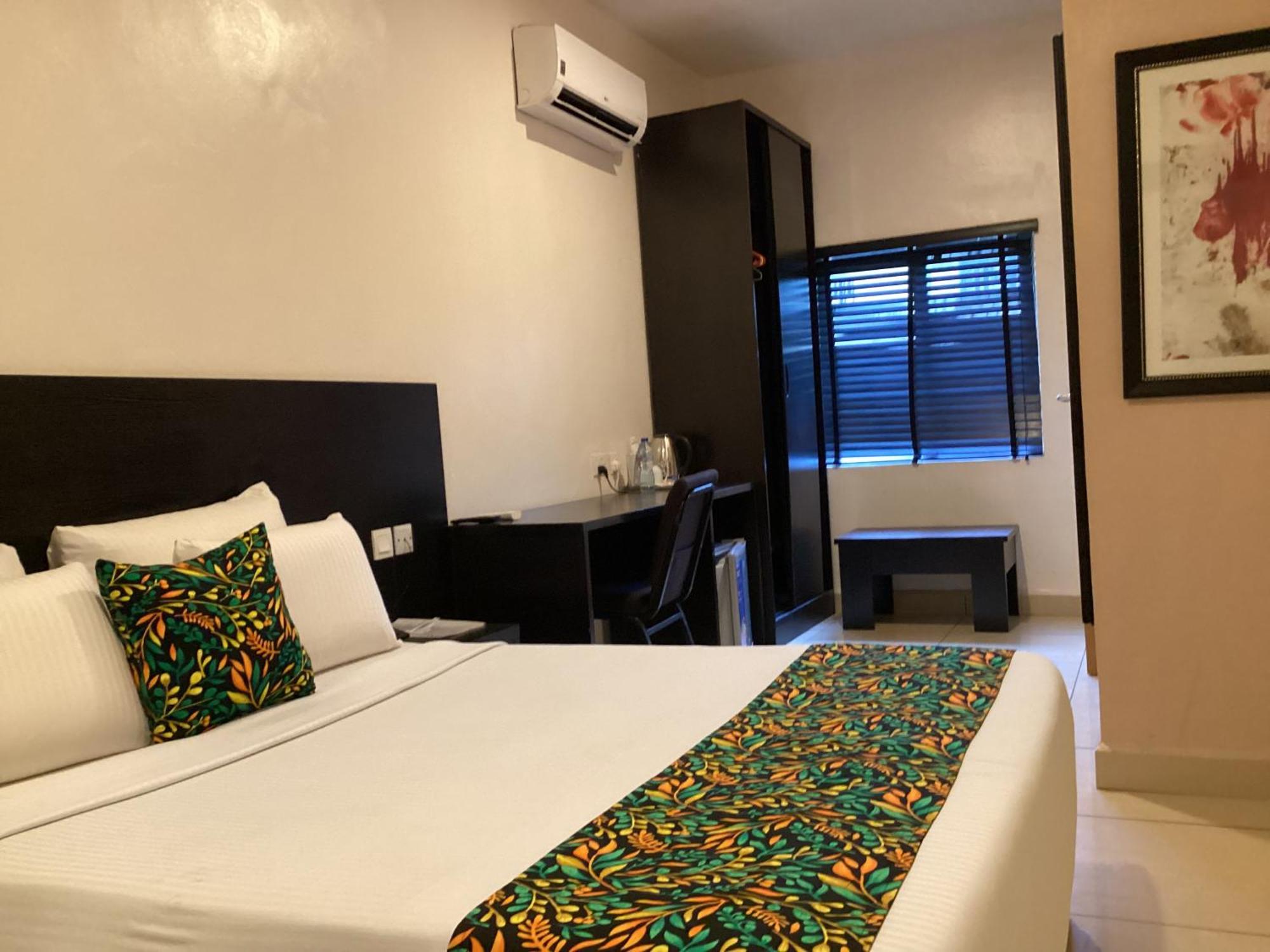 Adis Hotels Prime Ibadan Bagian luar foto